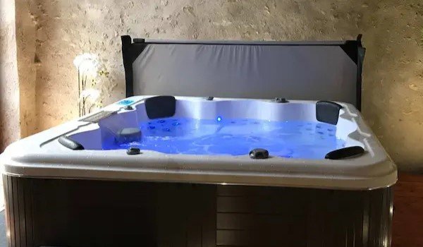 spa-confort-jacuzzi-1
